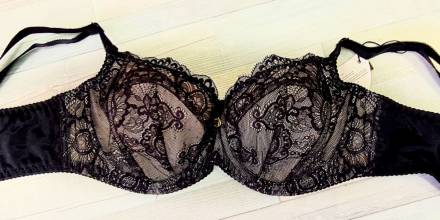 Бюстгальтер на косточках с кружевными мягкими чашками Akcent