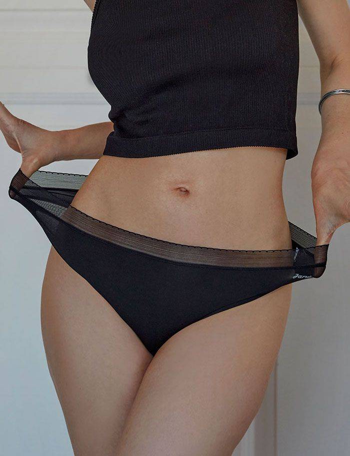 Эластичные трусики-бразилиана Brasilian Trim Flexie Adapt Janira